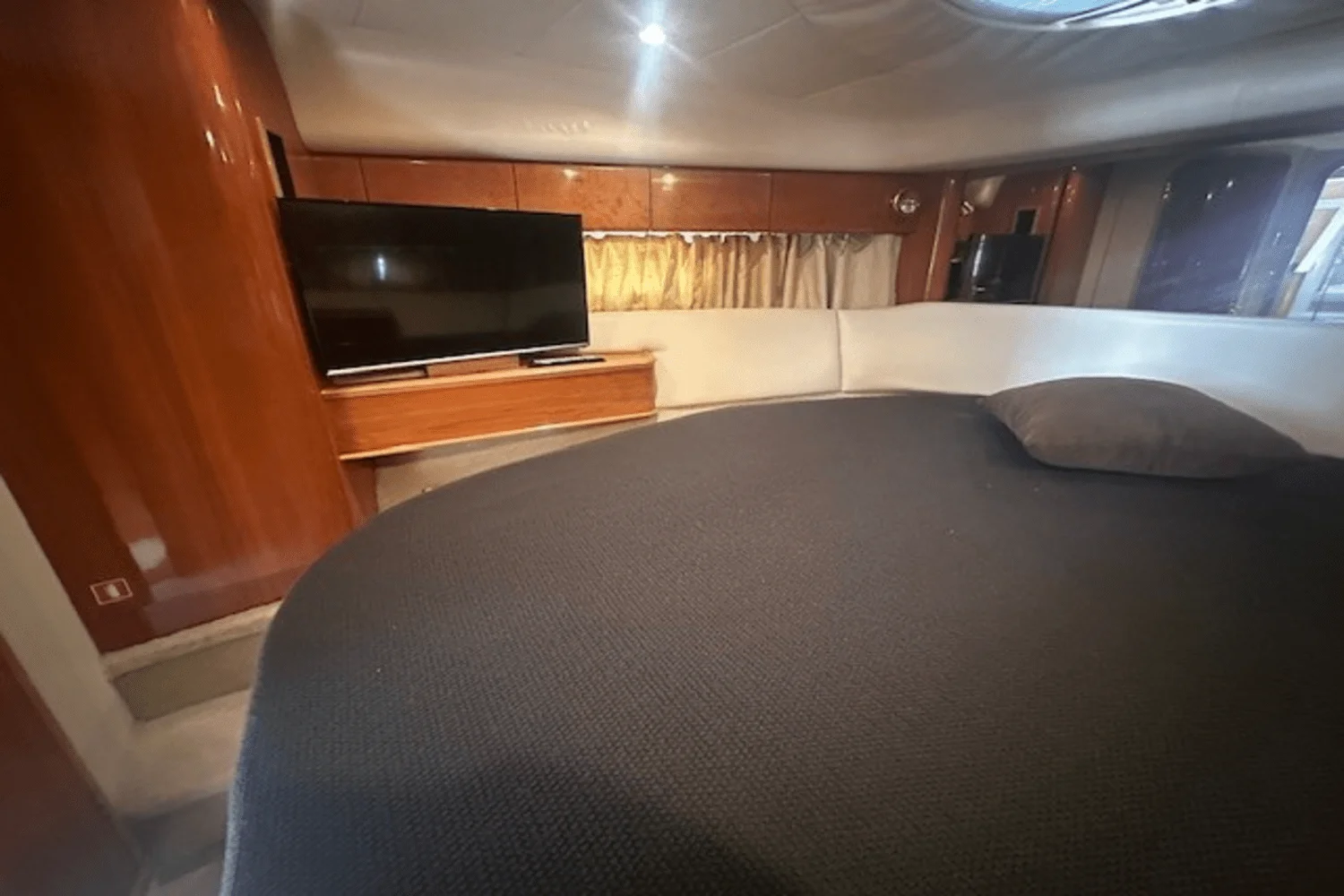 1998 Viking 52 FLYBRIDGE Image Thumbnail #50