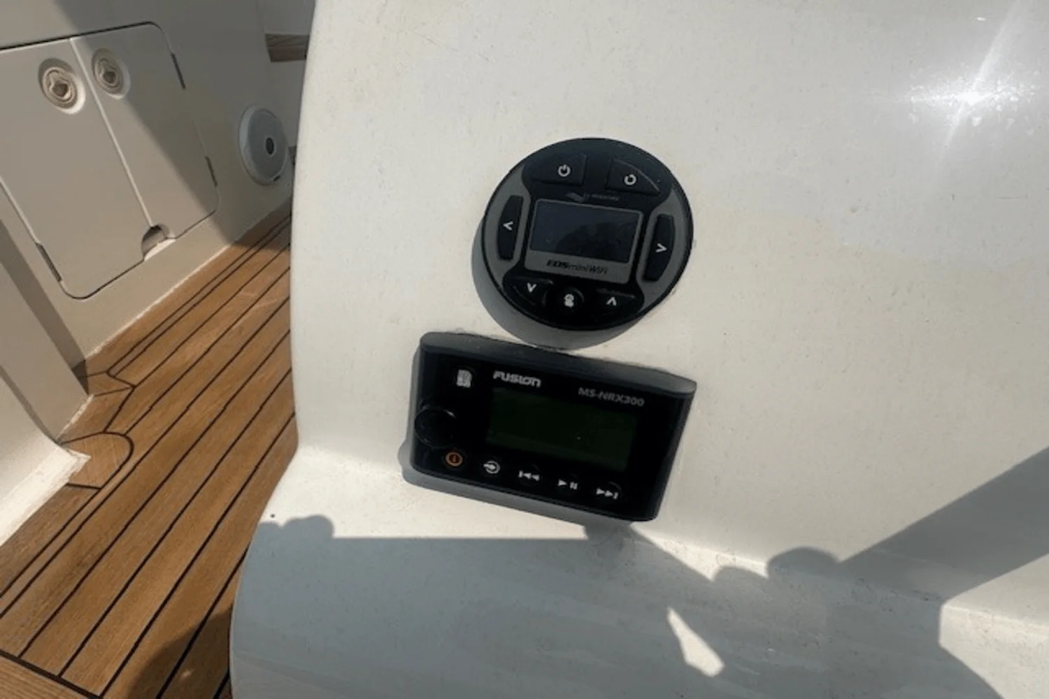 1998 Viking 52 FLYBRIDGE Image Thumbnail #15