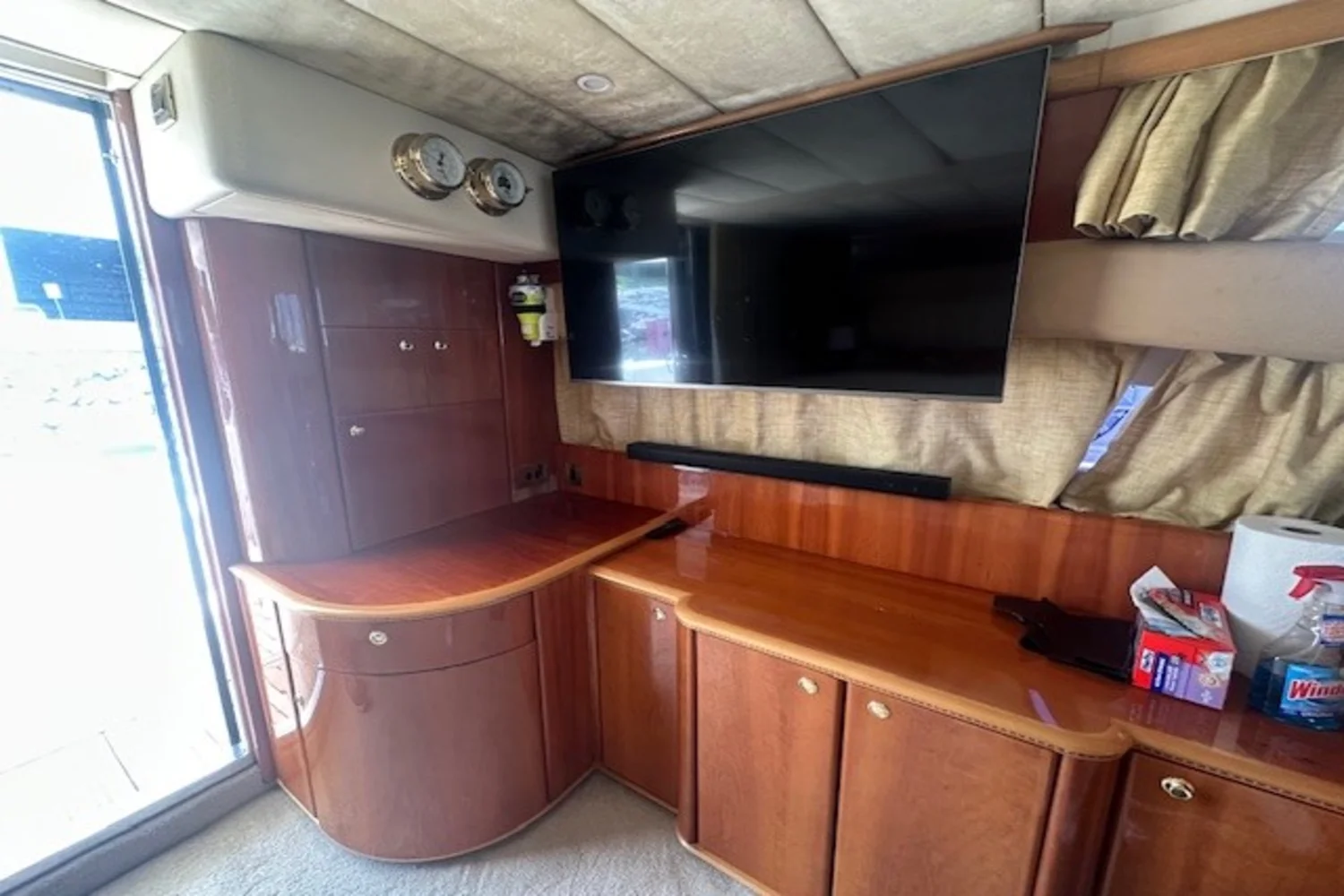 1998 Viking 52 FLYBRIDGE Image Thumbnail #33