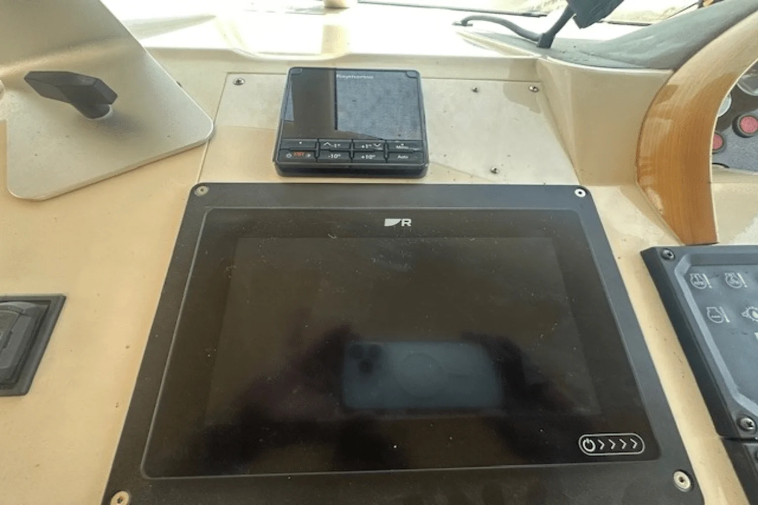 1998 Viking 52 FLYBRIDGE Image Thumbnail #40