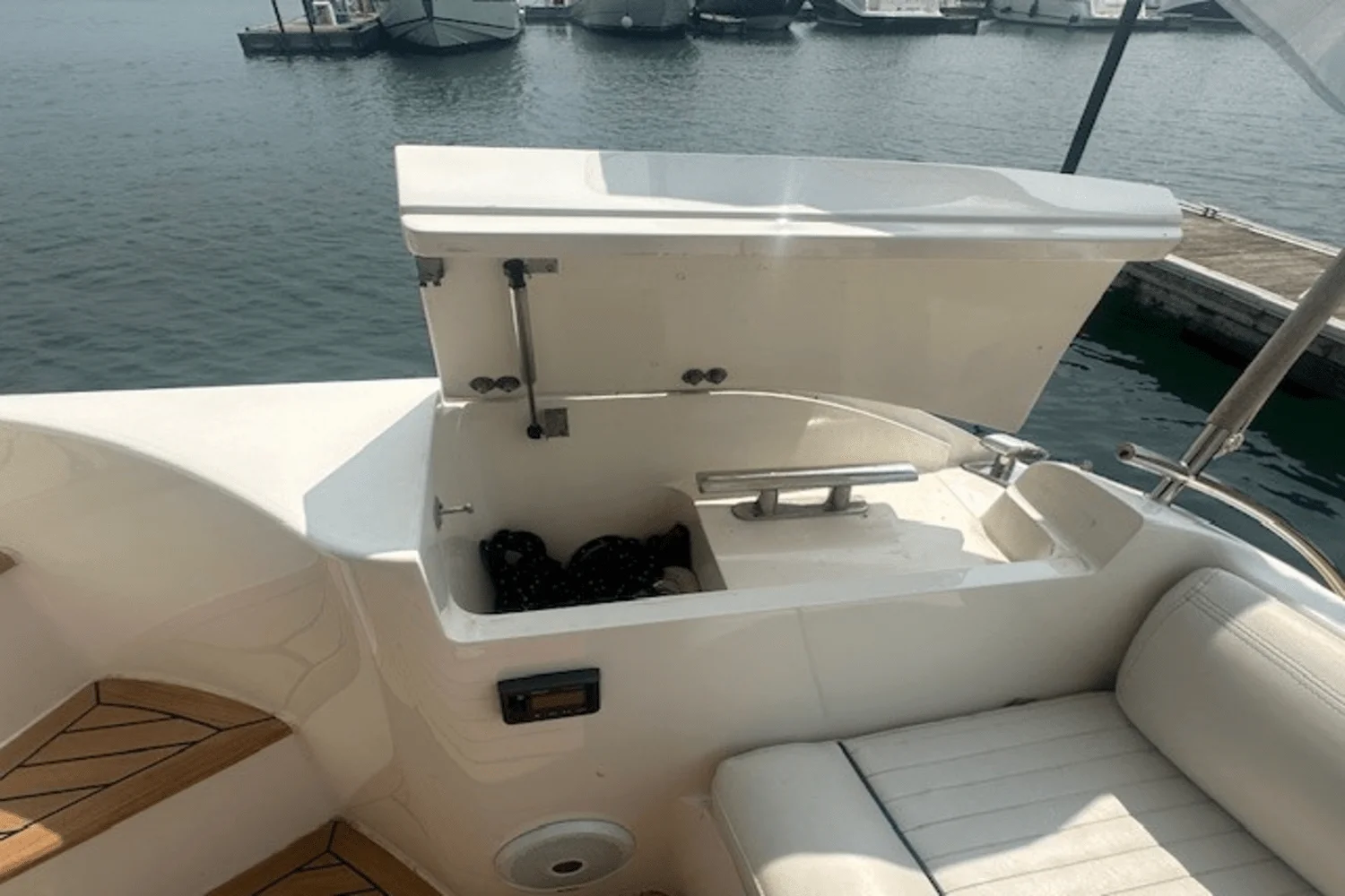 1998 Viking 52 FLYBRIDGE Image Thumbnail #19