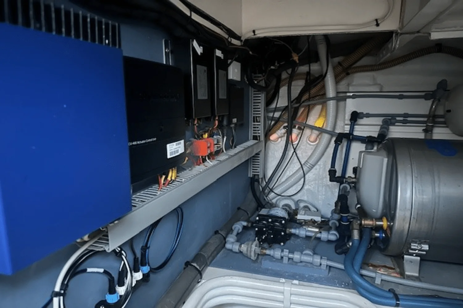 1998 Viking 52 FLYBRIDGE Image Thumbnail #55