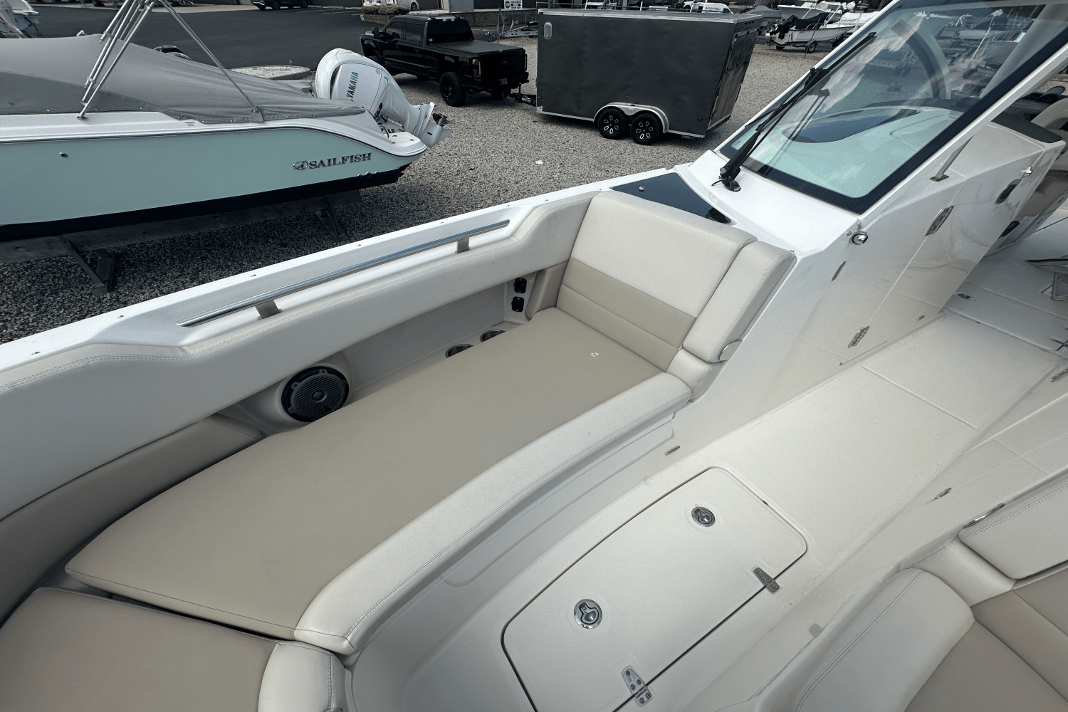 2016 Boston Whaler 320 VANTAGE Image Thumbnail #24