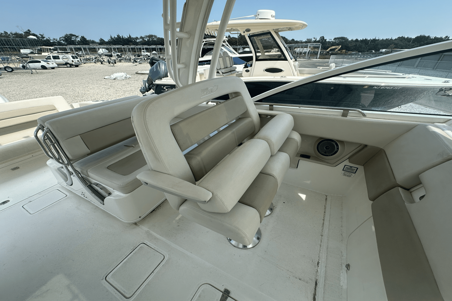 2016 Boston Whaler 320 VANTAGE Image Thumbnail #14