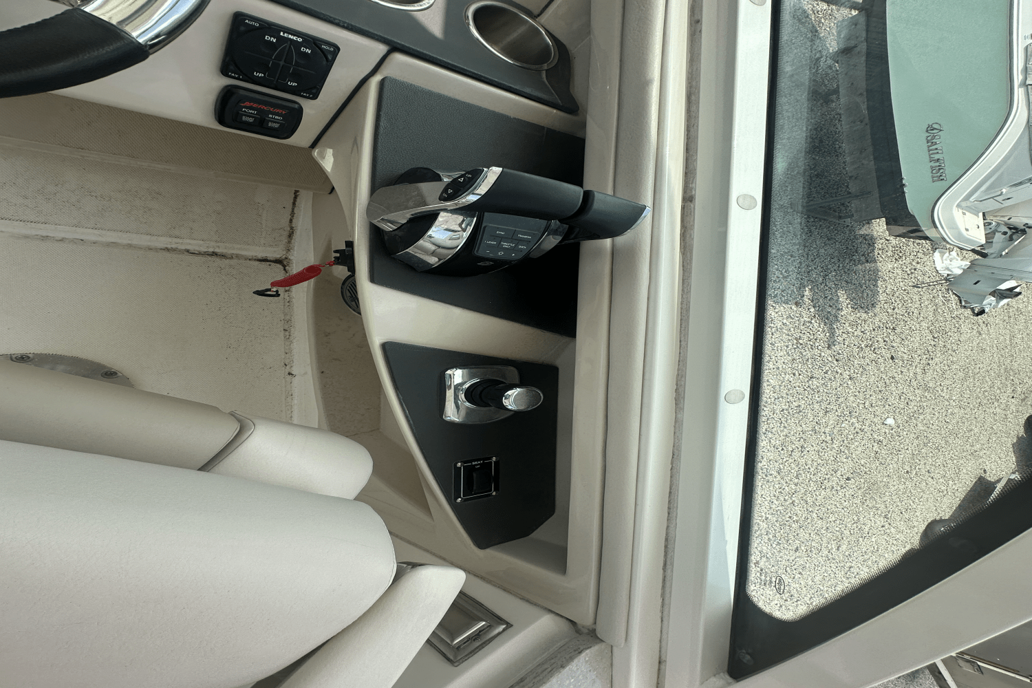 2016 Boston Whaler 320 VANTAGE Image Thumbnail #13