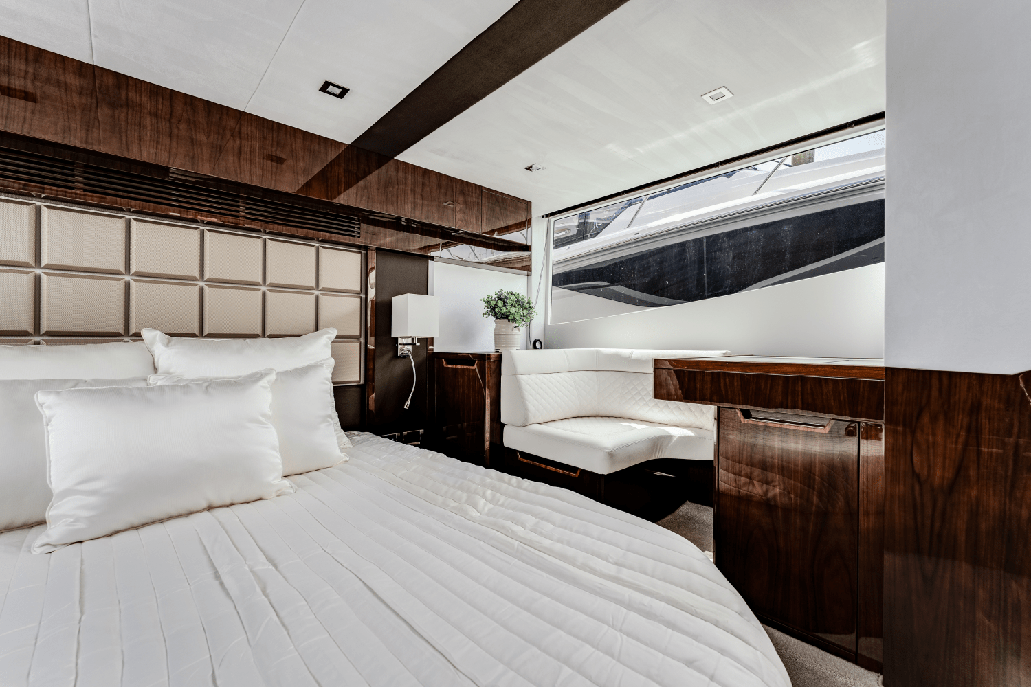 2023 Galeon
                                                             510 SKY Image Thumbnail #46