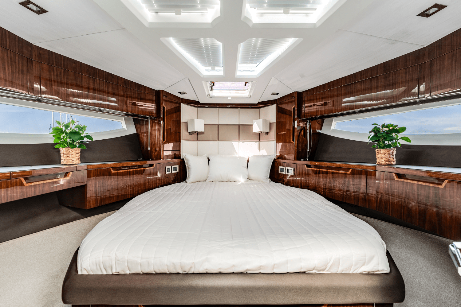 2023 Galeon
                                                             510 SKY Image Thumbnail #34