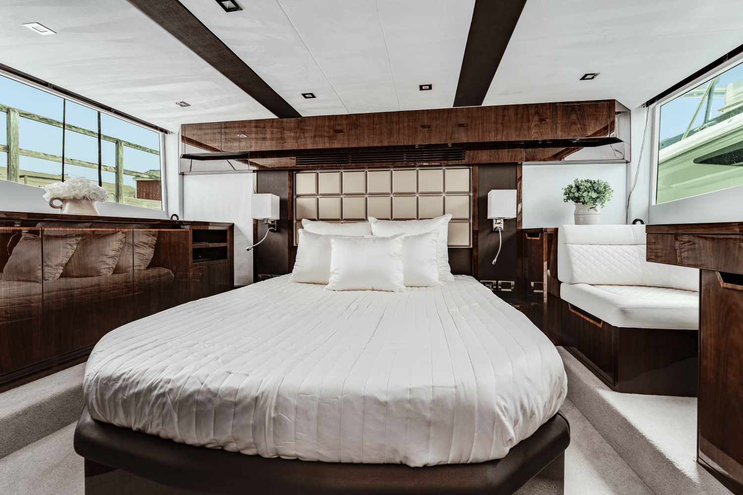 2023 Galeon
                                                             510 SKY Image Thumbnail #45