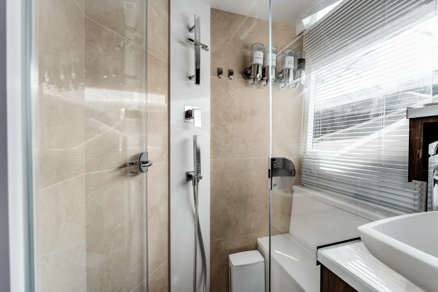 2023 Galeon
                                                             510 SKY Image Thumbnail #43