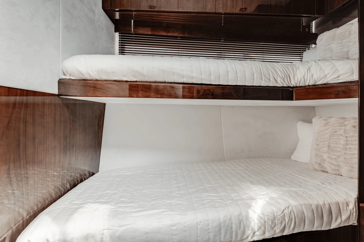 2023 Galeon
                                                             510 SKY Image Thumbnail #39