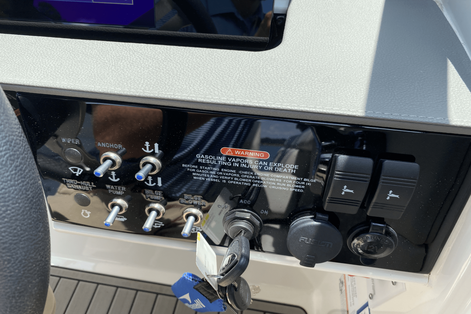 2023 Sea Ray SDX 270 Image Thumbnail #15