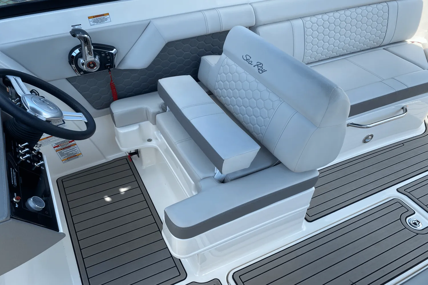2023 Sea Ray SDX 270 Image Thumbnail #17