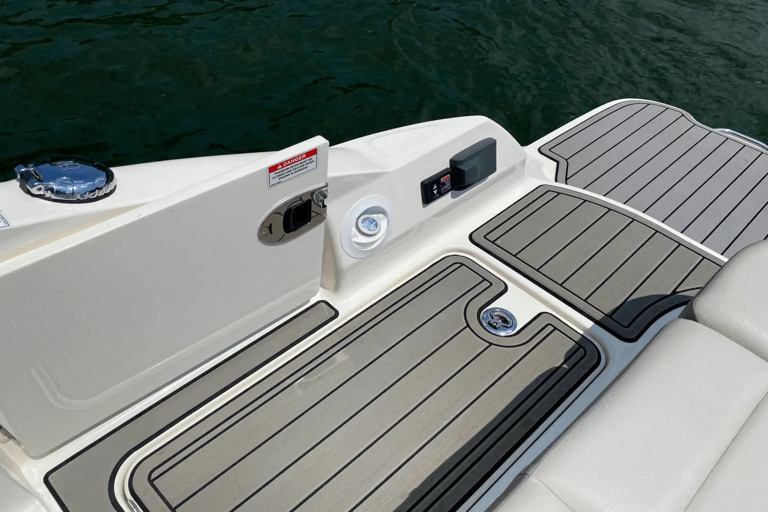 2023 Sea Ray SDX 270 Image Thumbnail #28