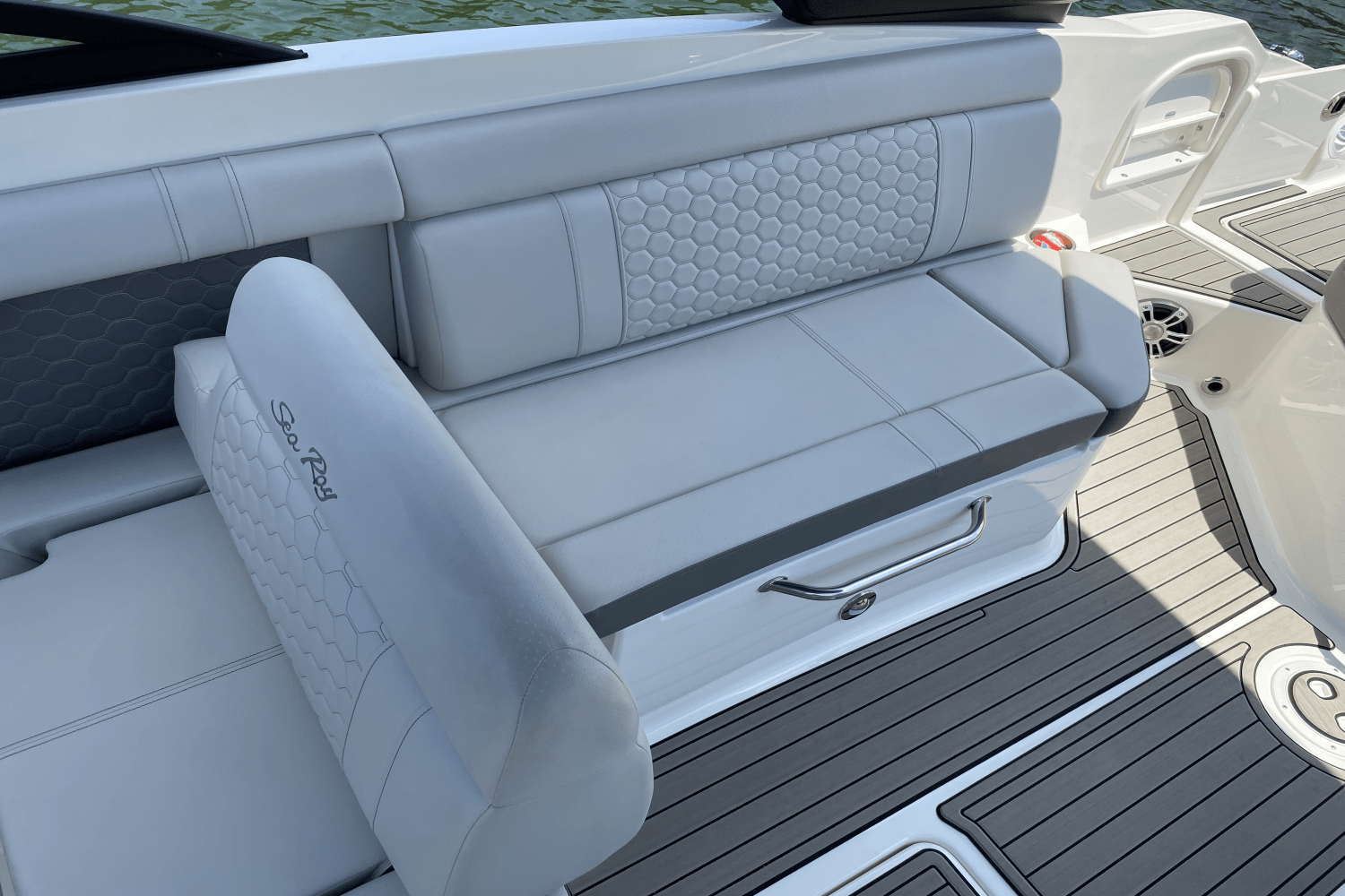 2023 Sea Ray SDX 270 Image Thumbnail #24