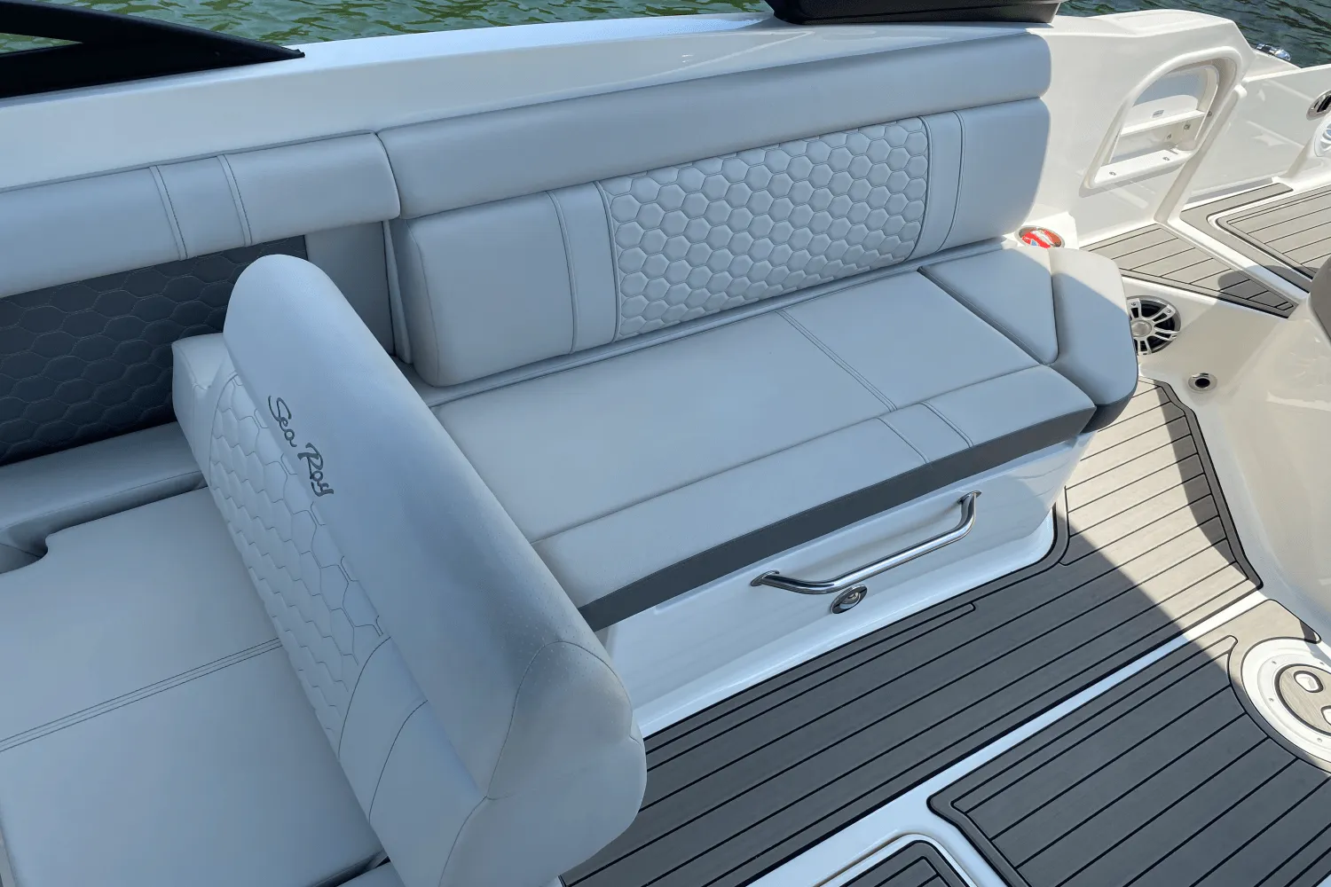 2023 Sea Ray SDX 270 Image Thumbnail #24