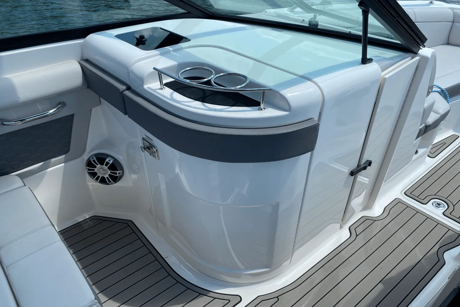 2023 Sea Ray SDX 270 Image Thumbnail #19