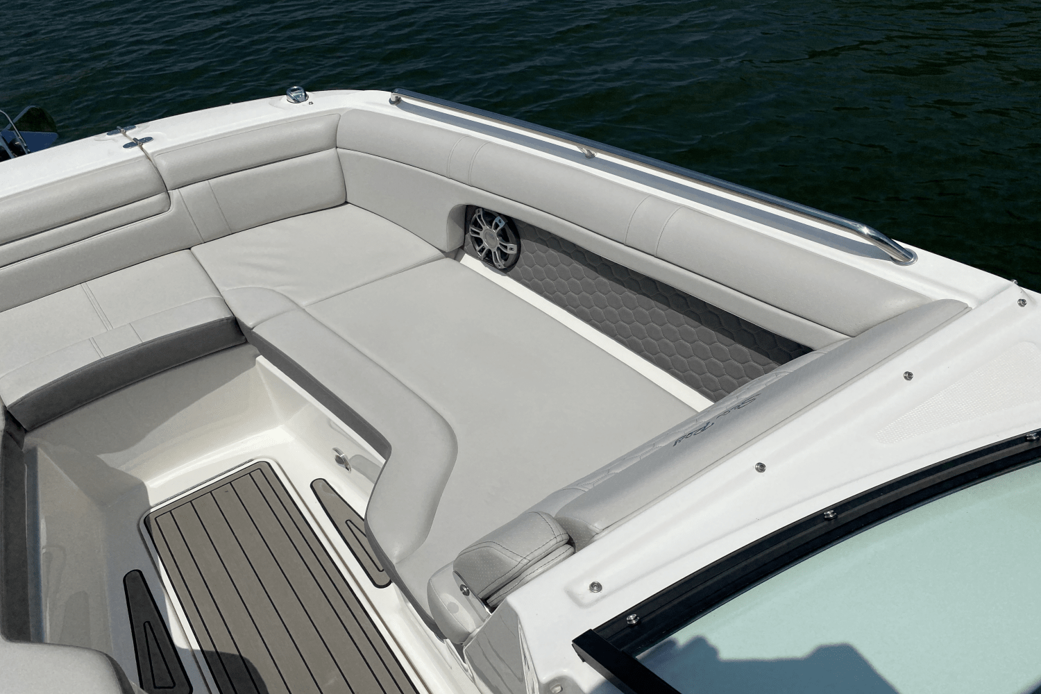 2023 Sea Ray SDX 270 Image Thumbnail #10
