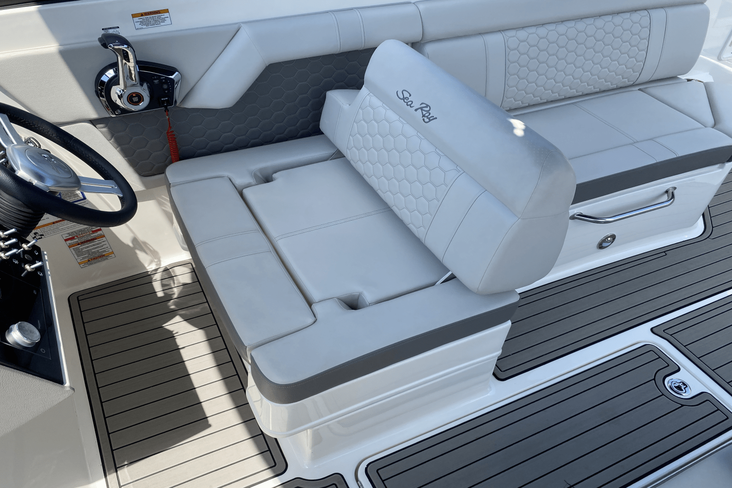 2023 Sea Ray SDX 270 Image Thumbnail #18