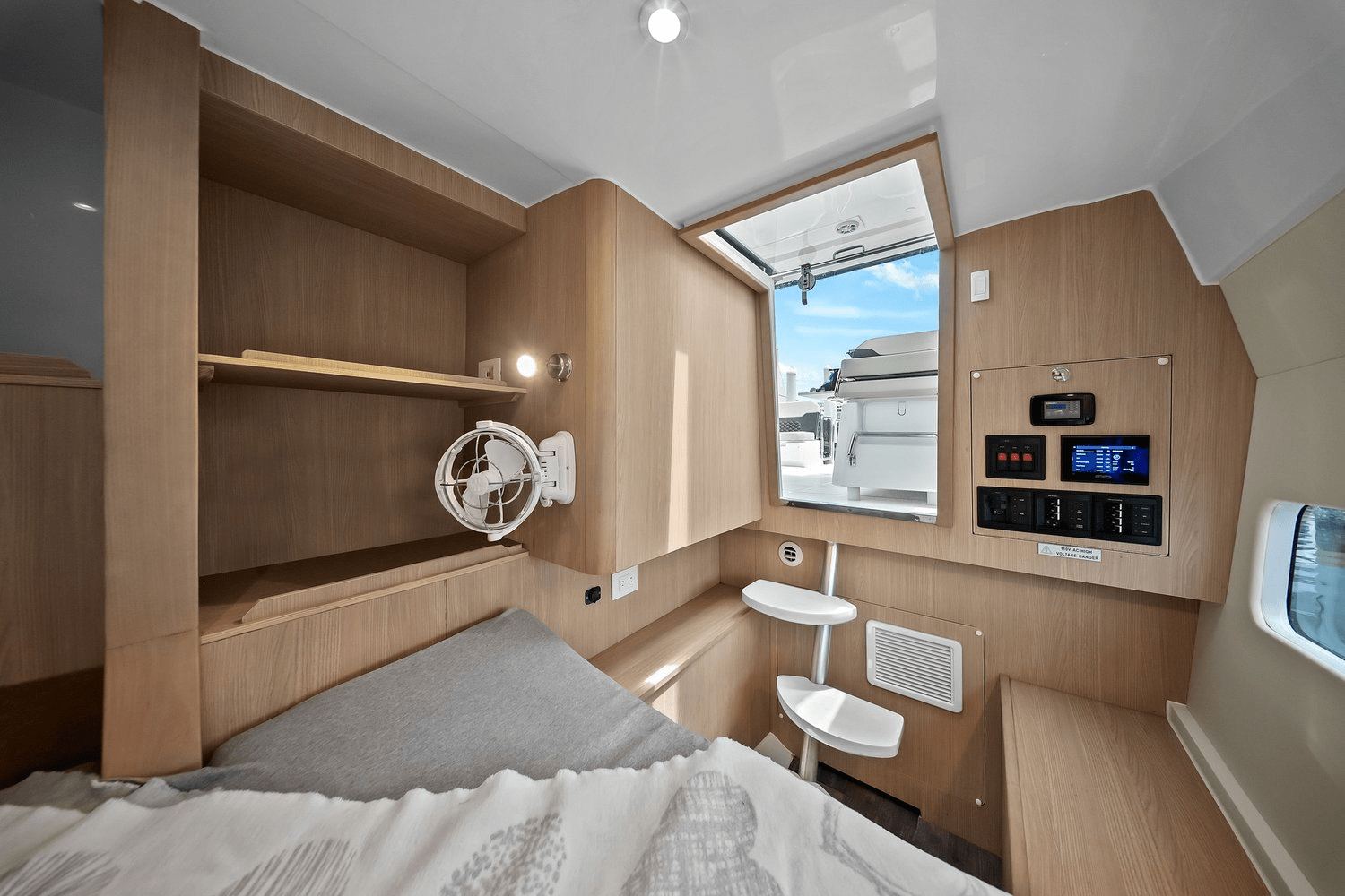 2021 Aquila 32 Image Thumbnail #21