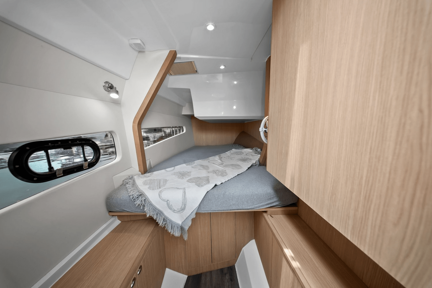 2021 Aquila 32 Image Thumbnail #20