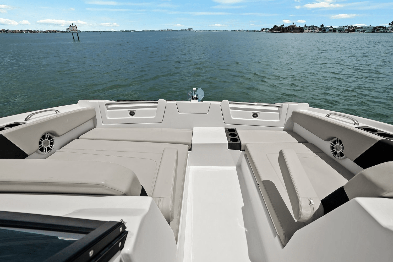 2021 Aquila 32 Image Thumbnail #24