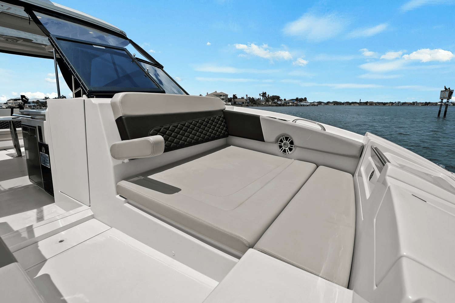 2021 Aquila 32 Image Thumbnail #25