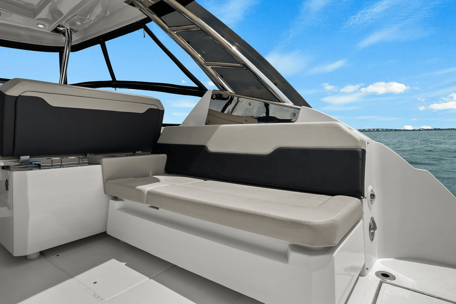 2021 Aquila 32 Image Thumbnail #40