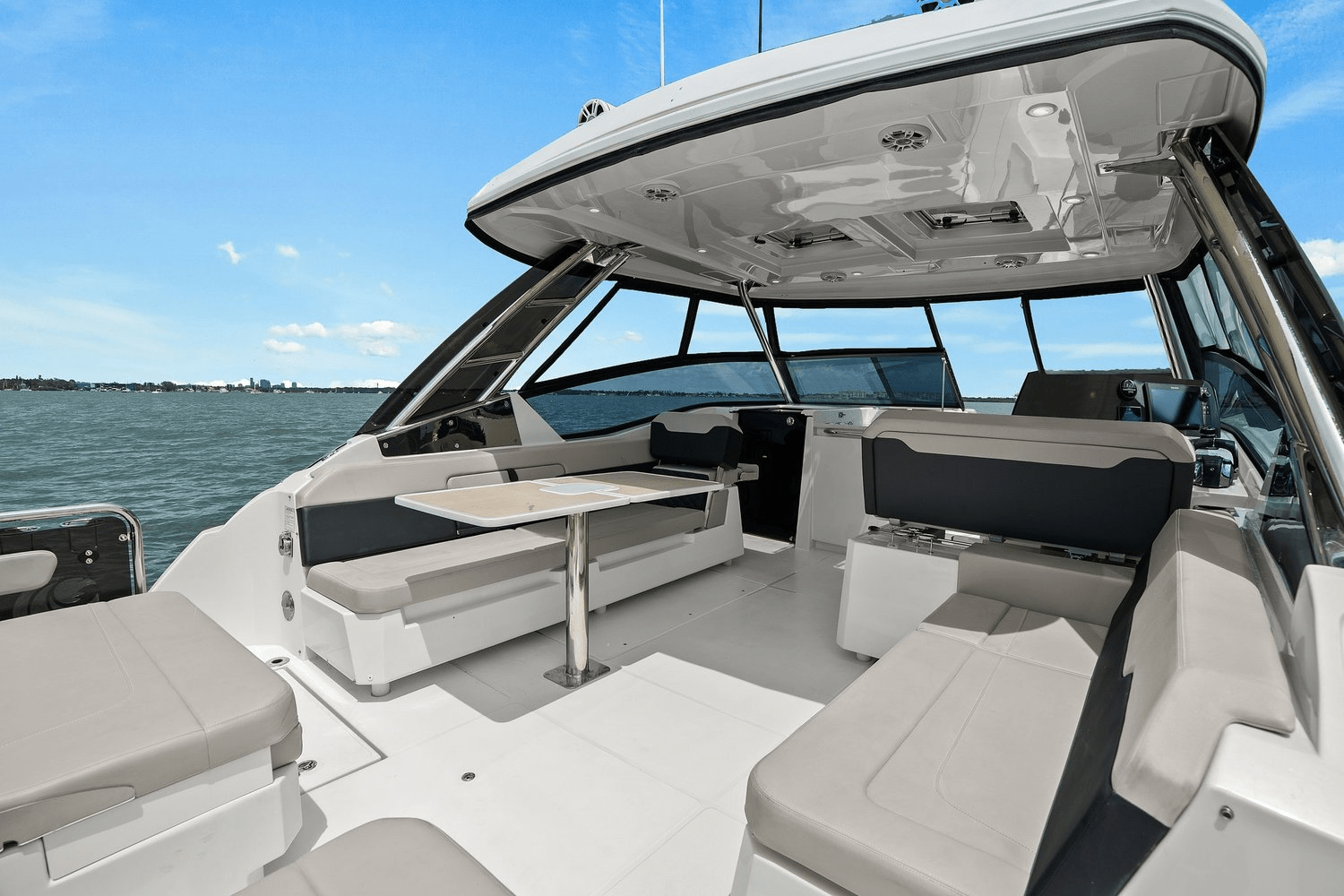 2021 Aquila 32 Image Thumbnail #39