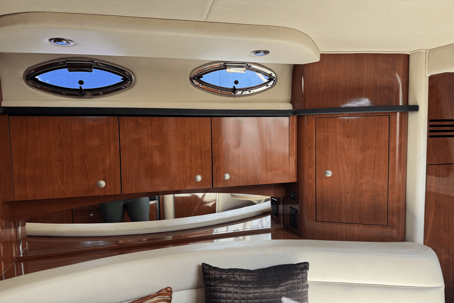 2007 Sea Ray 320 Sundancer Image Thumbnail #46