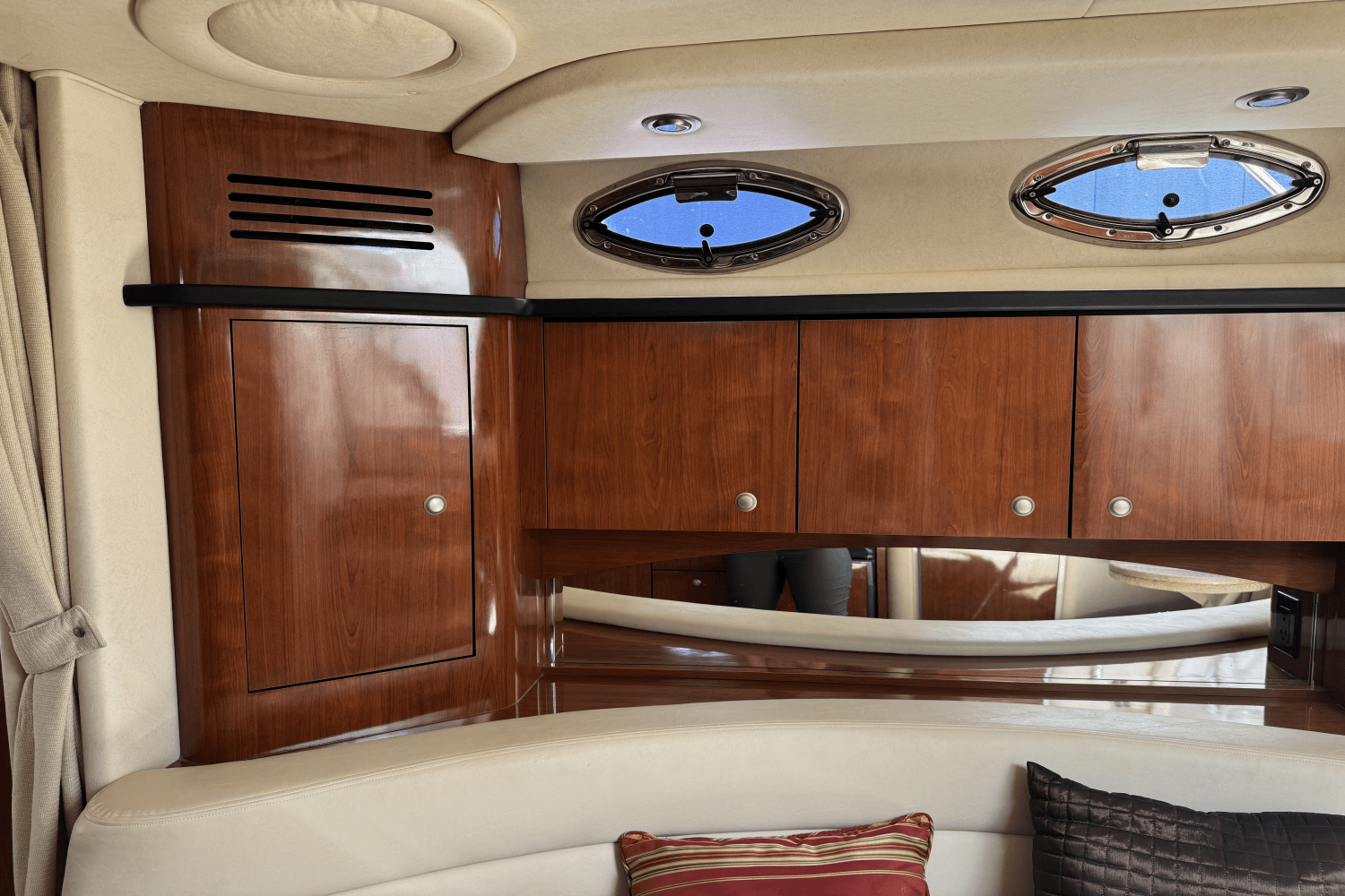 2007 Sea Ray 320 Sundancer Image Thumbnail #45