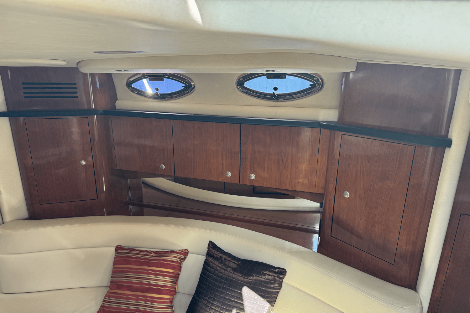 2007 Sea Ray 320 Sundancer Image Thumbnail #44