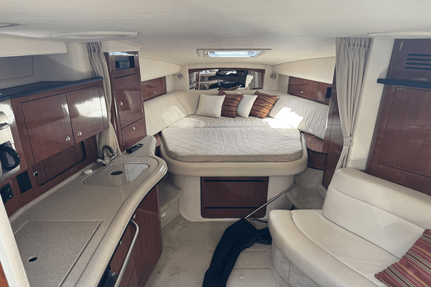 2007 Sea Ray 320 Sundancer Image Thumbnail #36