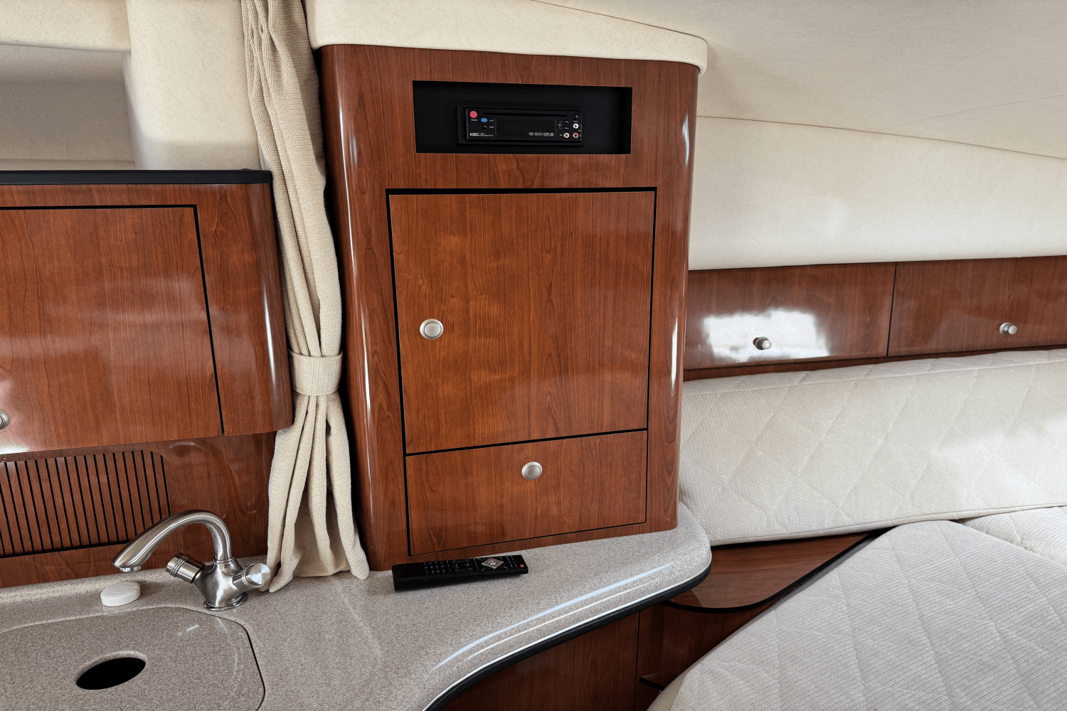 2007 Sea Ray 320 Sundancer Image Thumbnail #50