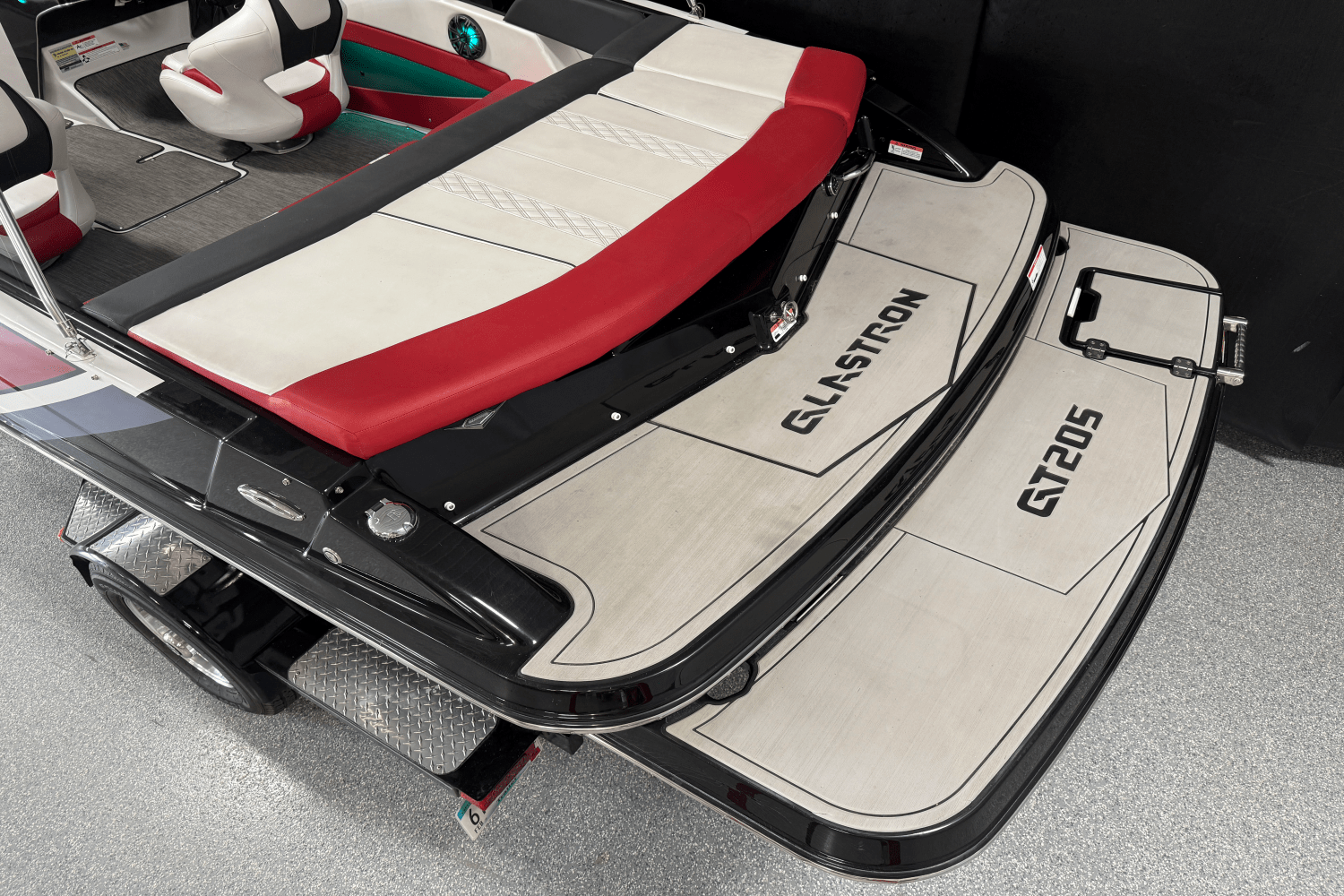 2019 Glastron GTS 205 Image Thumbnail #4