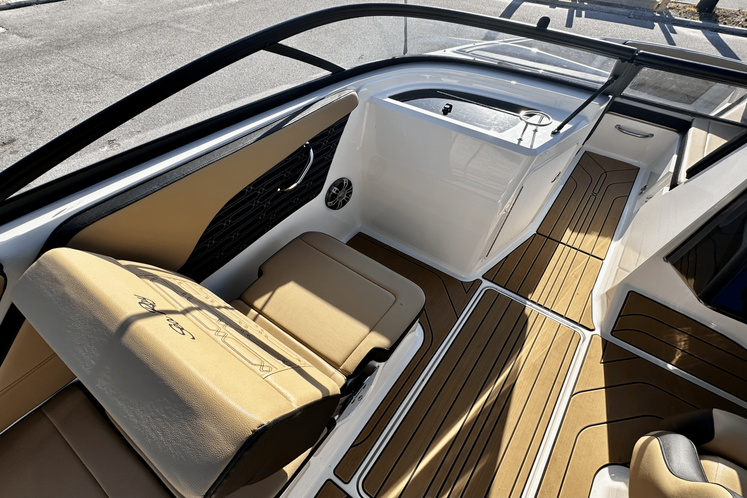 2024 Sea Ray 210 SPX Image Thumbnail #10