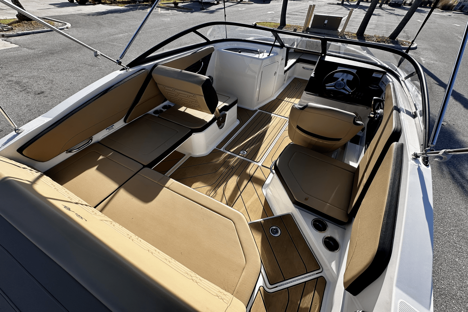 2024 Sea Ray 210 SPX Image Thumbnail #8