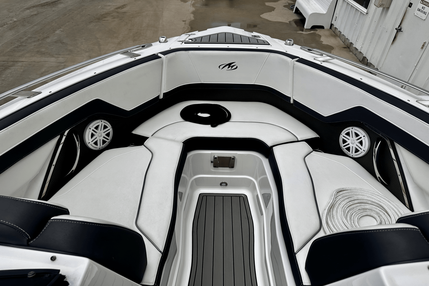 2020 Monterey 255 SS Image Thumbnail #7
