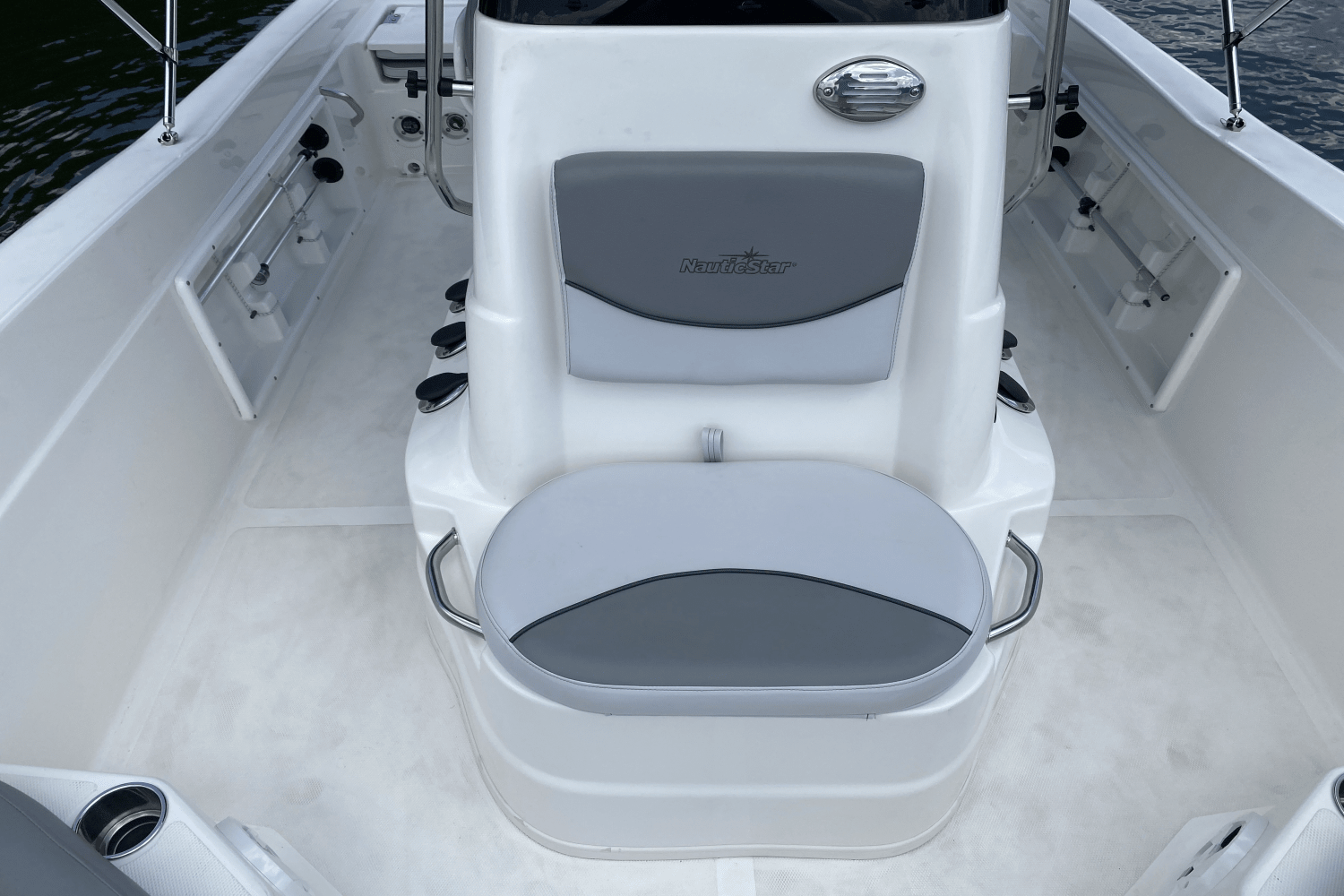 2021 NauticStar 211 HYBRID Image Thumbnail #11