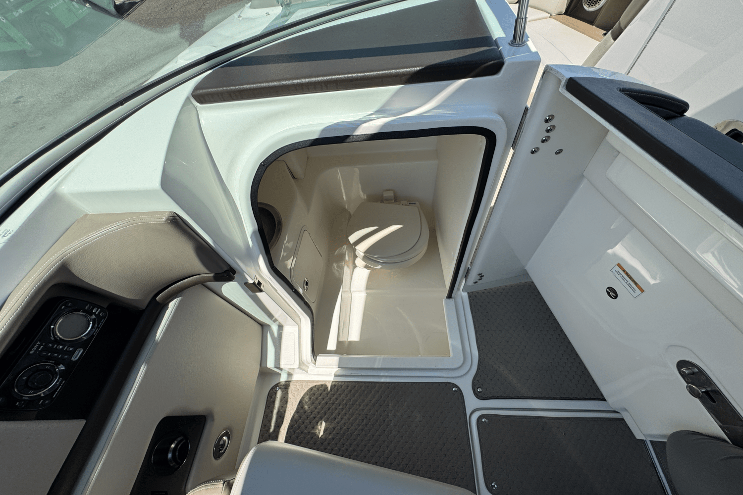 2012 Sea Ray 270 SLX Image Thumbnail #35