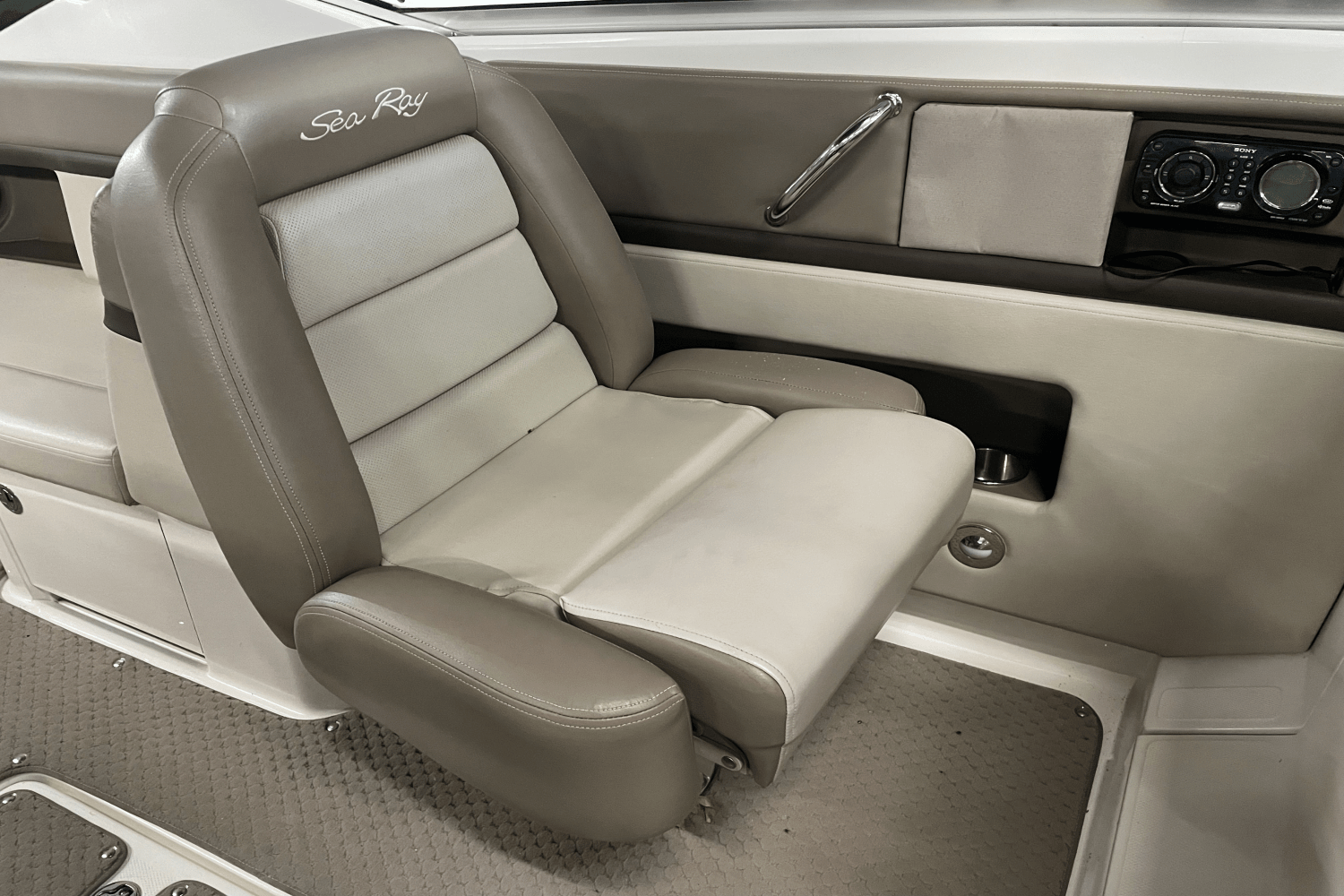 2012 Sea Ray 270 SLX Image Thumbnail #18