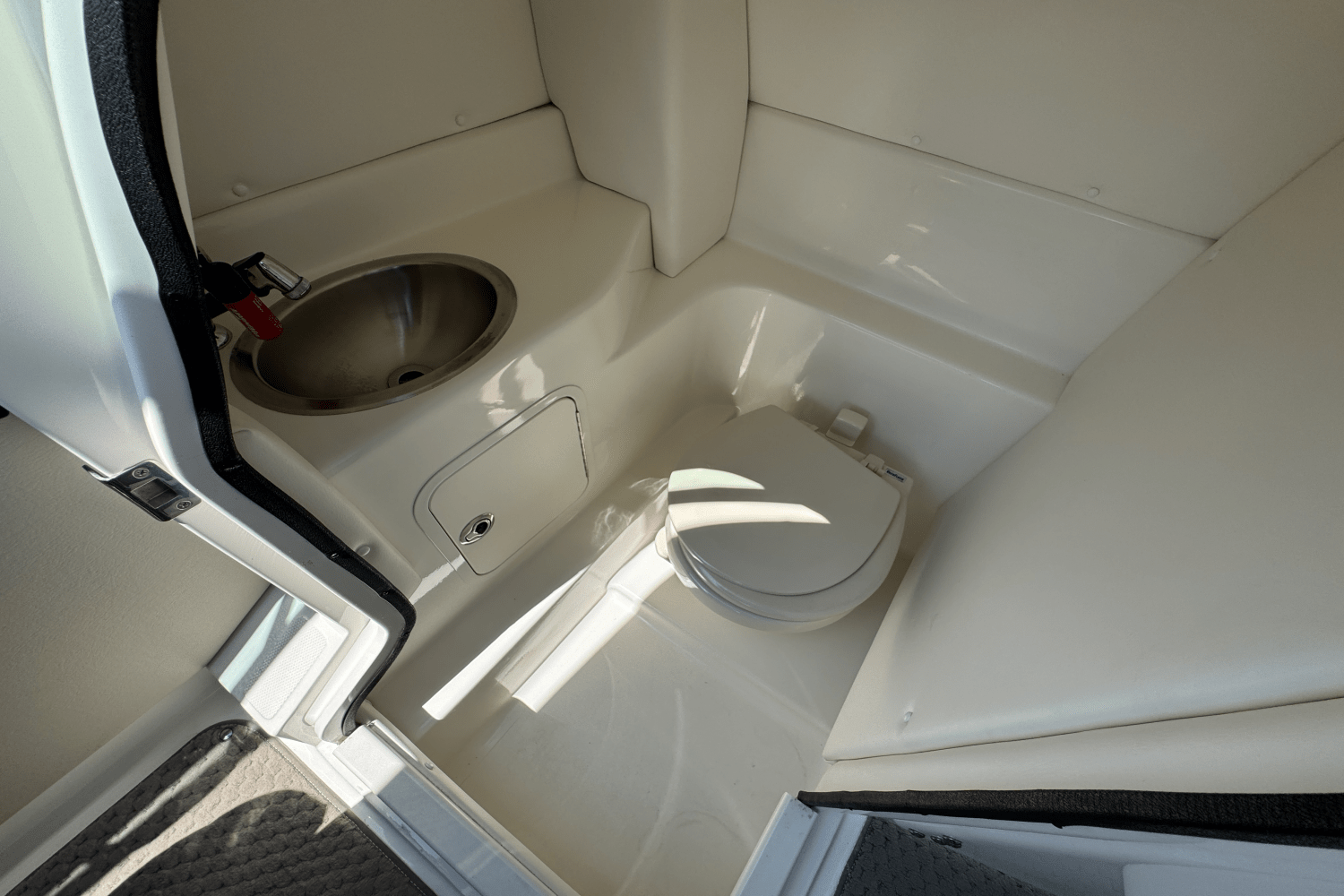 2012 Sea Ray 270 SLX Image Thumbnail #36