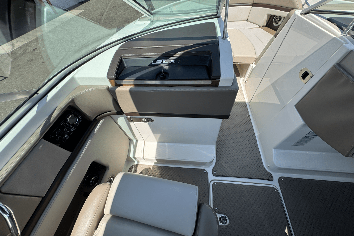 2012 Sea Ray 270 SLX Image Thumbnail #34