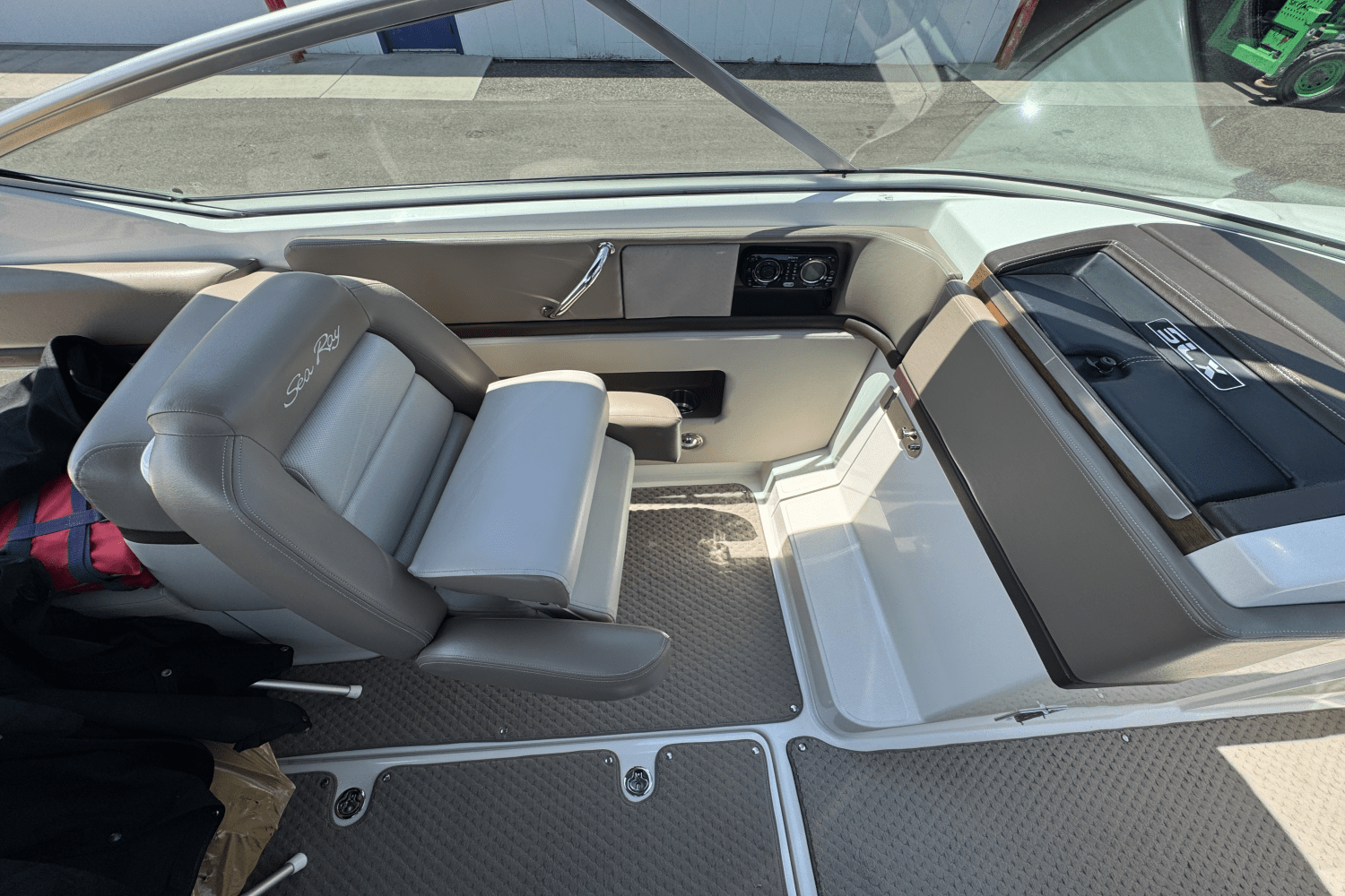 2012 Sea Ray 270 SLX Image Thumbnail #31