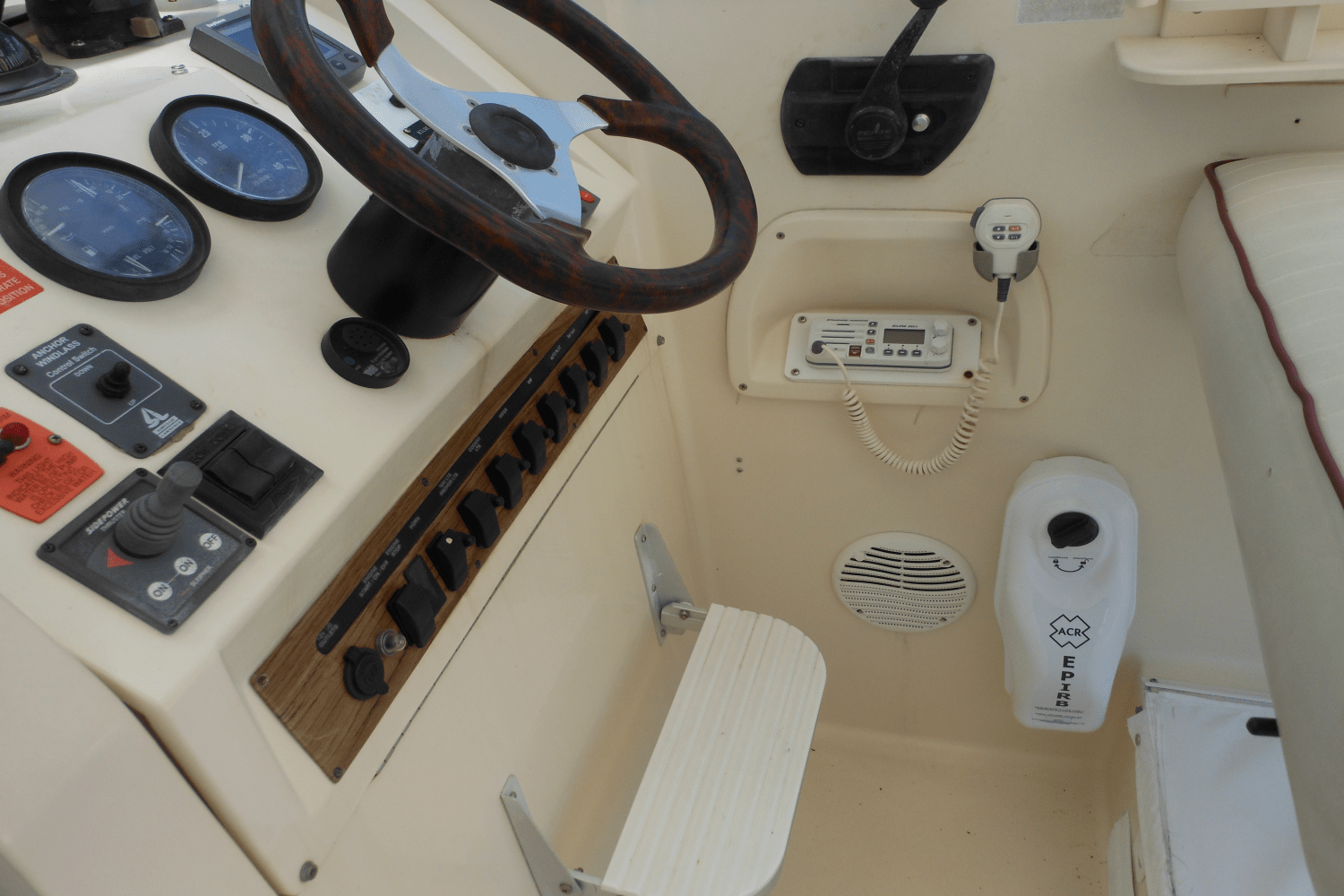 2001 Mainship PILOT 30 Image Thumbnail #52