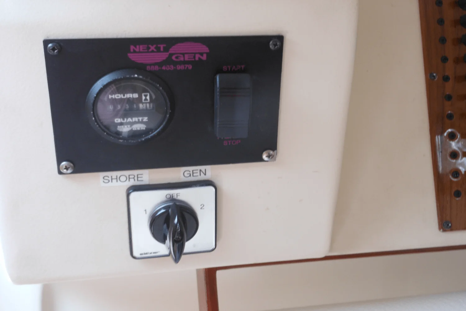 2001 Mainship PILOT 30 Image Thumbnail #6