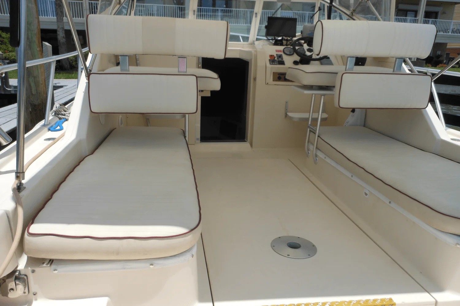 2001 Mainship PILOT 30 Image Thumbnail #8
