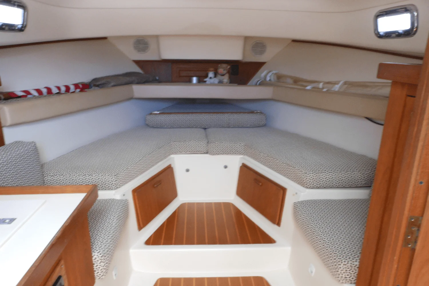 2001 Mainship PILOT 30 Image Thumbnail #49