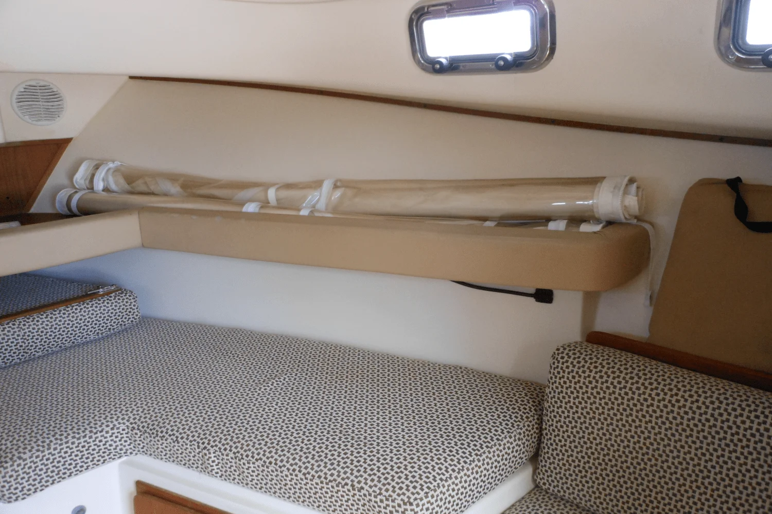 2001 Mainship PILOT 30 Image Thumbnail #30