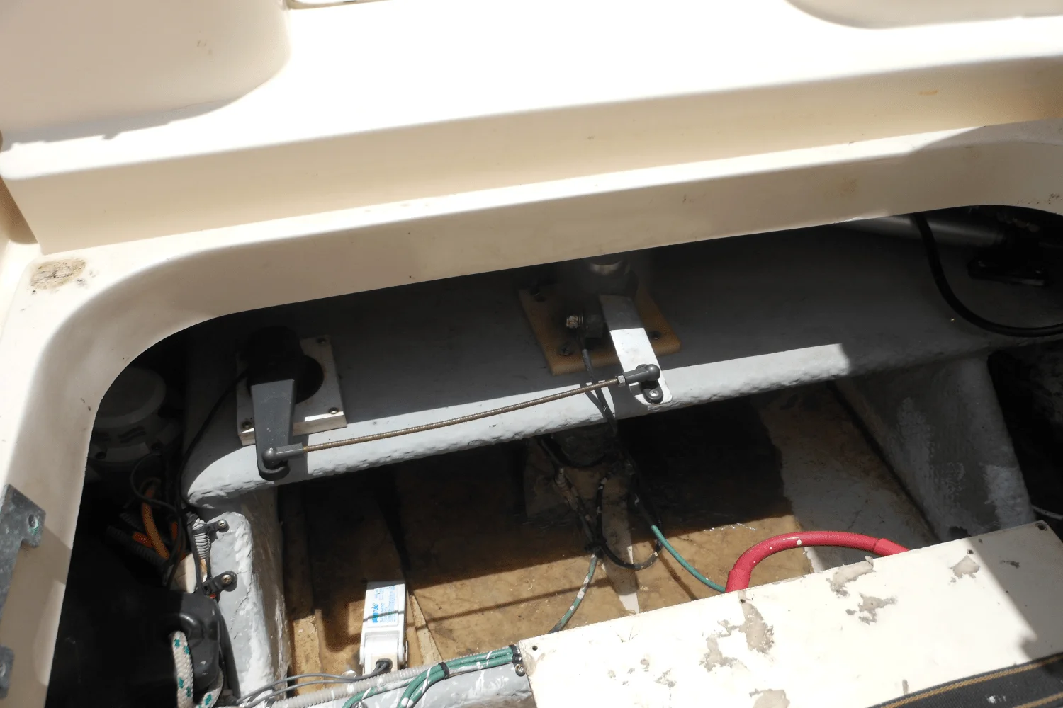 2001 Mainship PILOT 30 Image Thumbnail #46