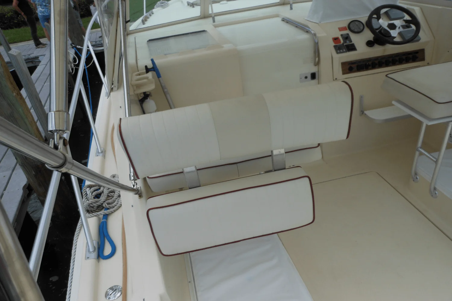 2001 Mainship PILOT 30 Image Thumbnail #43